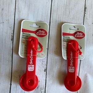 Two sets of Betty Crocker Measuring Spoons